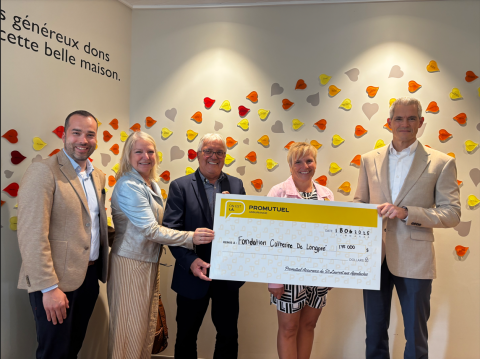 Remise d'un don de 175 000 $ à la Maison Catherine de Longpré