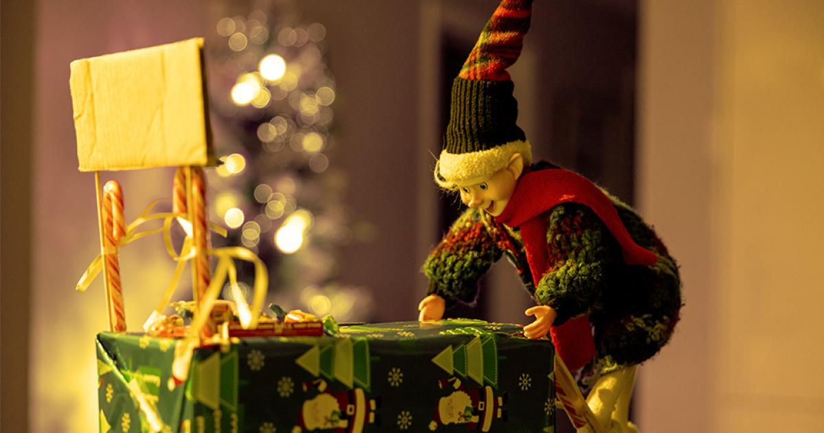 10 elf-on-a-shelf tricks for family holiday fun | Promutuel Insurance