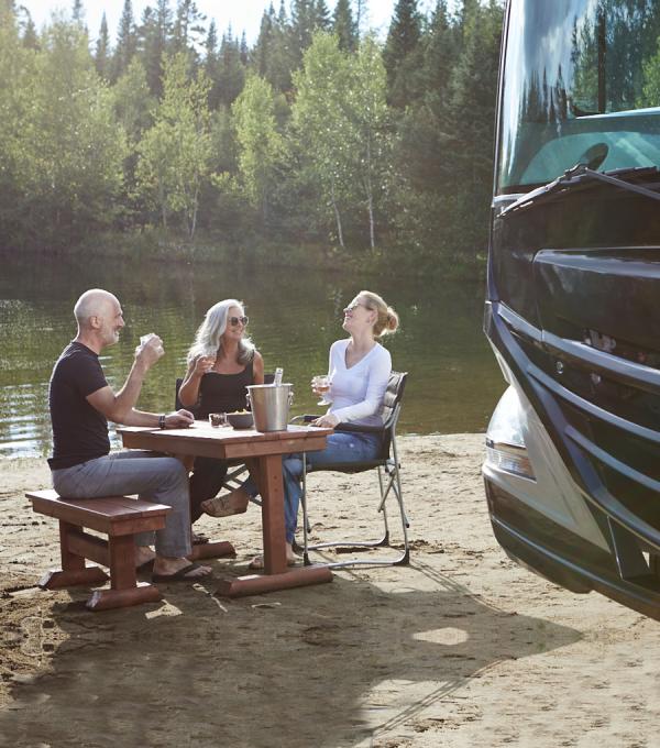 Détente au bord du lac