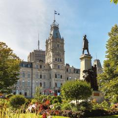 Vue de devant l'assemblée nationale du Québec