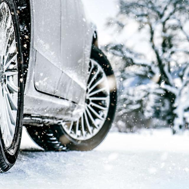 Hivernage auto : Comment préparer sa voiture pour l'hiver ? ❄️