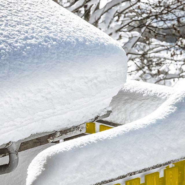 Quelles règles doit-on suivre lors du déneigement de la toiture?